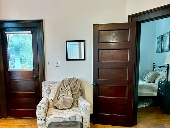 2nd image of 1119 Windsor Ave #2