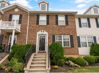 1098 Shady Lake Dr, Columbus, OH 43228