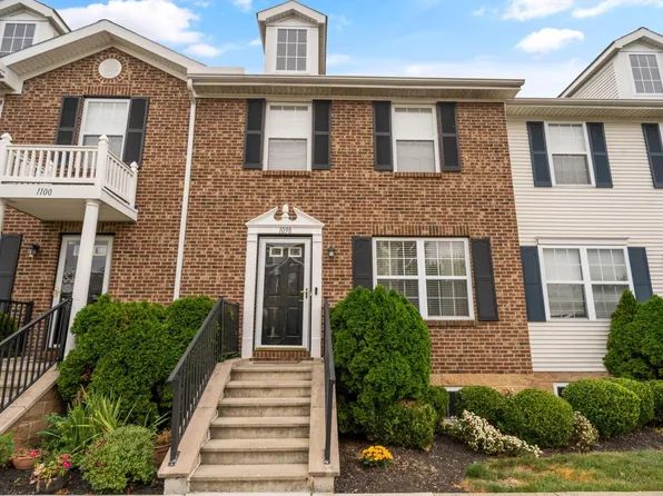 1098 Shady Lake Dr, Columbus, OH 43228