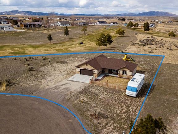 2nd image of 245 Country Club Cir