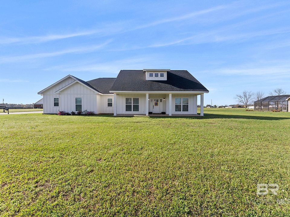 1st image of 15565 Abigail Way