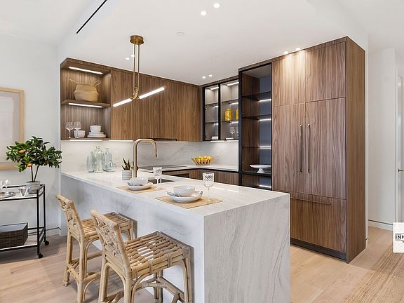 2nd image of 112 Huron St #2