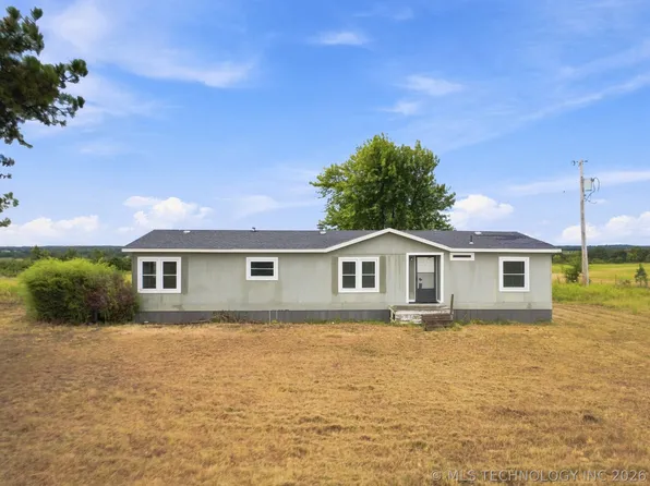 29982 Dustin Rd, Henryetta, OK 74437