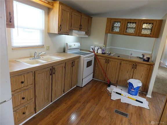 3rd image of 10636 Valette Cir N