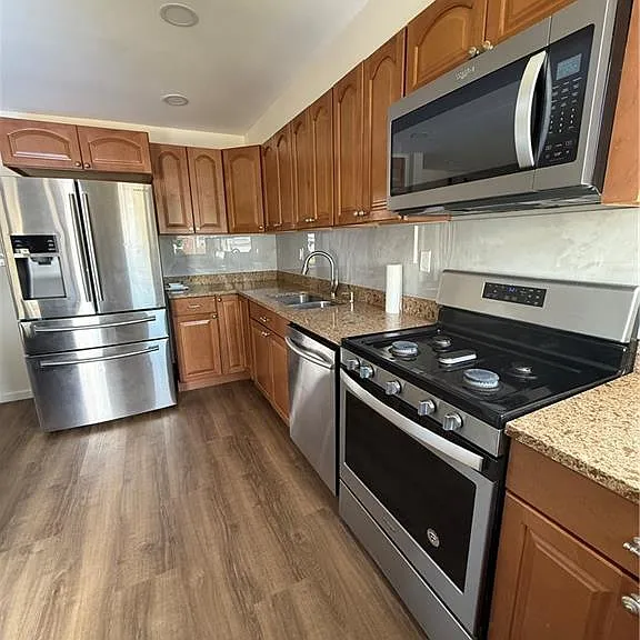 207 Dongan Hills Ave #1 — Photo 2