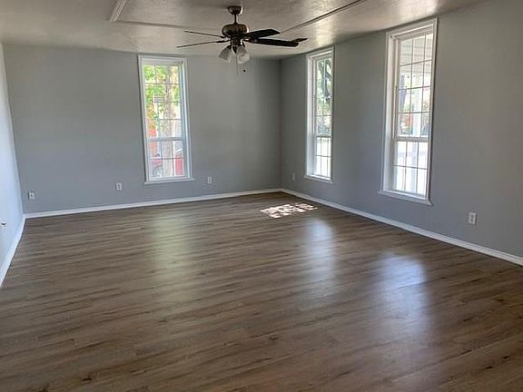 3rd image of 317 S Fannin St
