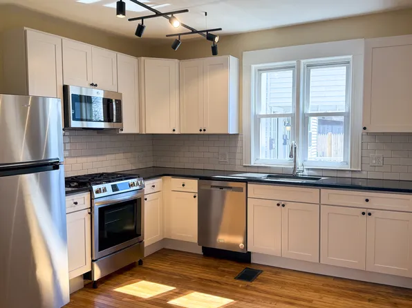 11-13 Aubin St #1F, Amesbury, MA 01913