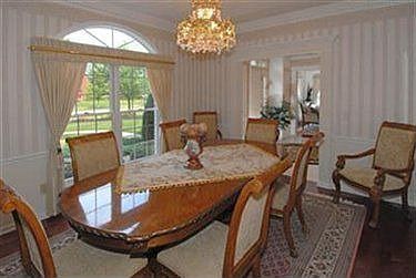 3rd image of 2819 Forest Lake Dr
