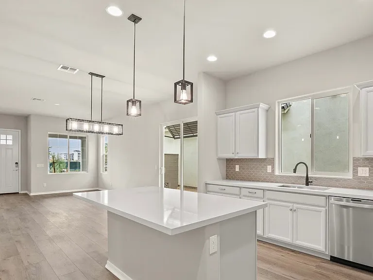 25513 N 21st Ave — Photo 15
