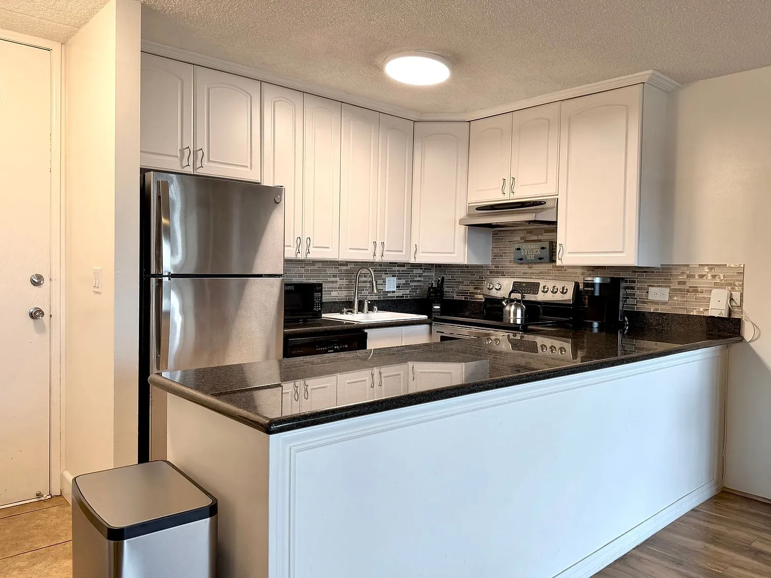 1 bed, 1.0 bath, 538 sqft, $3,588 — Photo 3