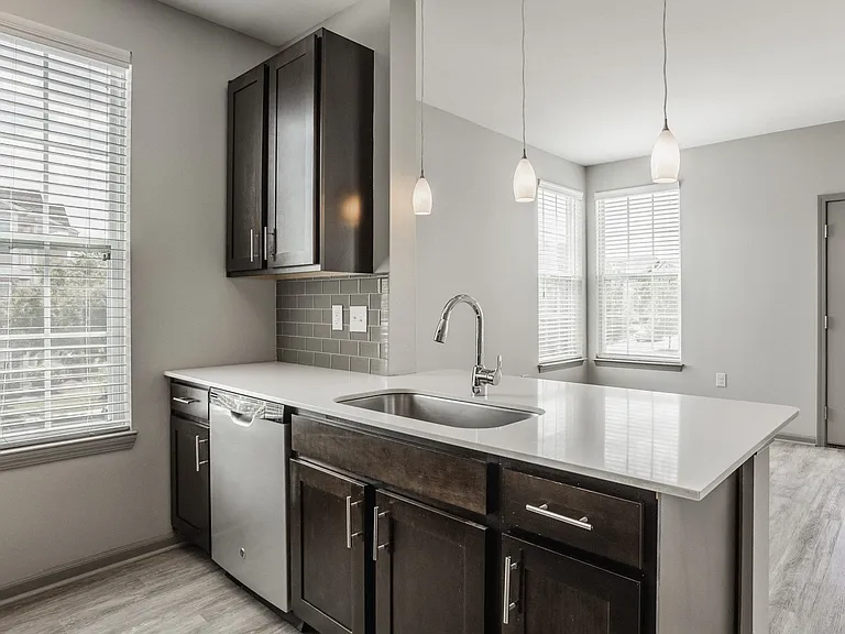 The Avenue at Polaris Apartments — Photo 5