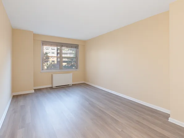 2621 Palisade Avenue image 9 of 18