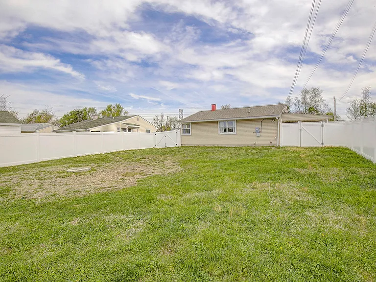 1622 Tieman Dr — Photo 16