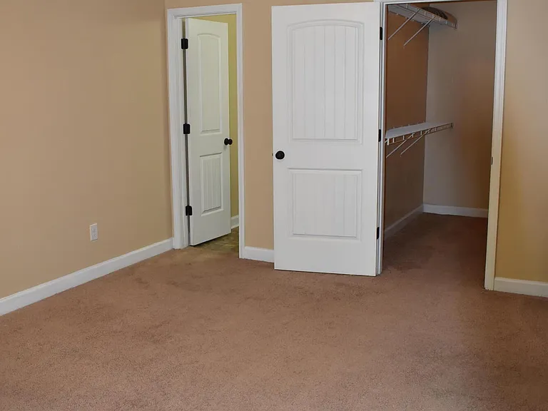 504 York Loop — Photo 14