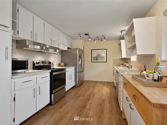 2nd image of 8617 NE 133rd St