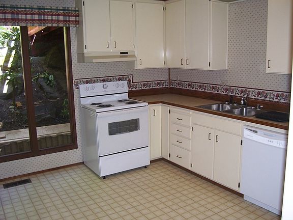 5th image of 2929 200th Ave SE