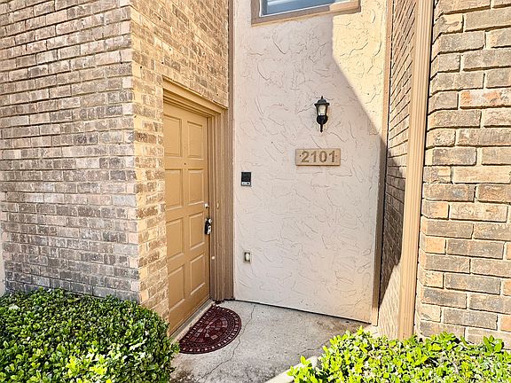 2nd image of 2101 Westkendal Ln