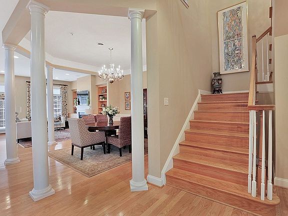 5th image of 1223 Hyde Ln