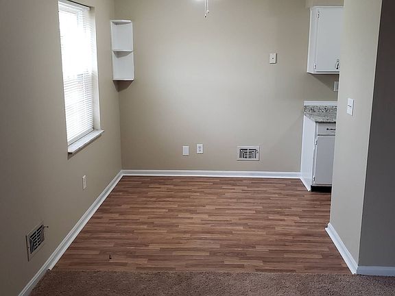 3rd image of 3330 Breckenridge Ln APT 1