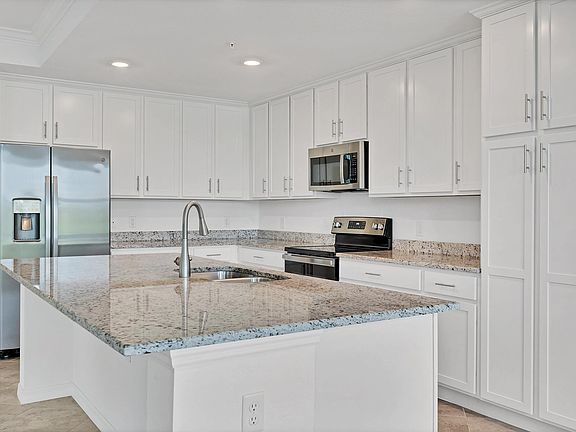 4th image of 14051 Heritage Landing Blvd Unit 516