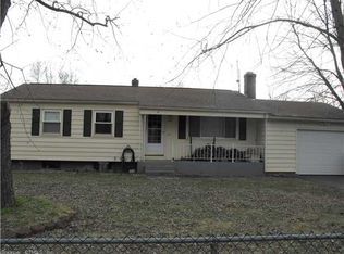 2 Marie Ln, Windsor Locks, CT 06096