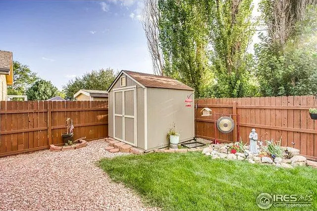 1110 Valley Pl — Photo 16