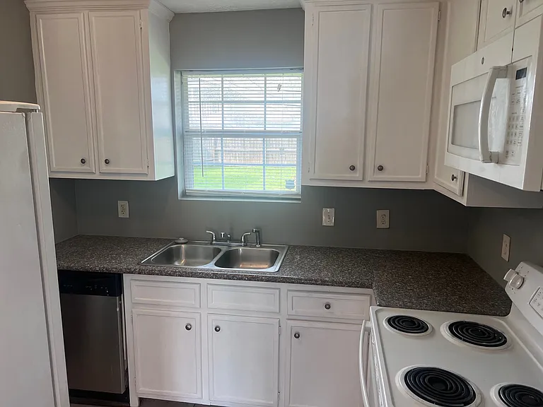 4518 Oak Shadows Dr — Photo 6