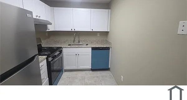312 Meadows Cir #312 — Photo 8