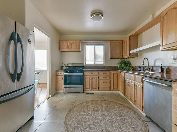5th image of 3118 11th St NW #A