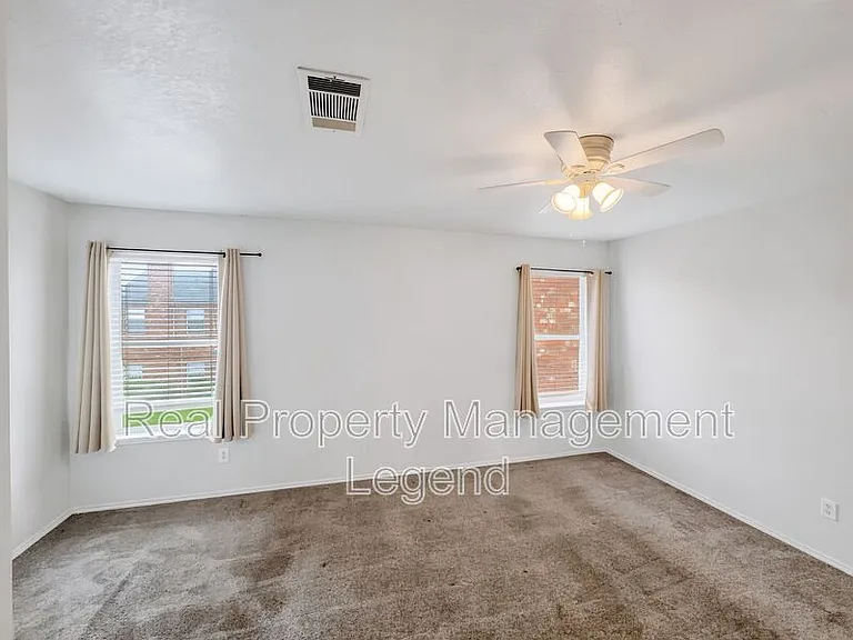 3211 Roundtree Ln — Photo 18