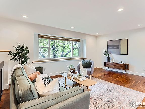 5th image of 2550 Woodstock Pl
