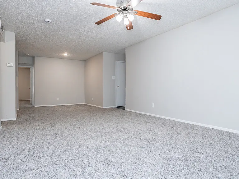 Oak Tree Village Living Room (3 Bedroom 1313sq ft)