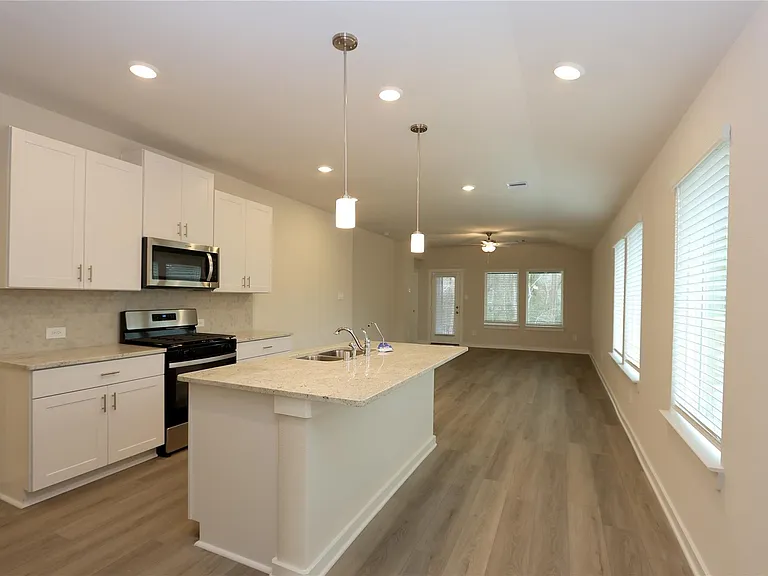6686 Lahna Oak Dr — Photo 4