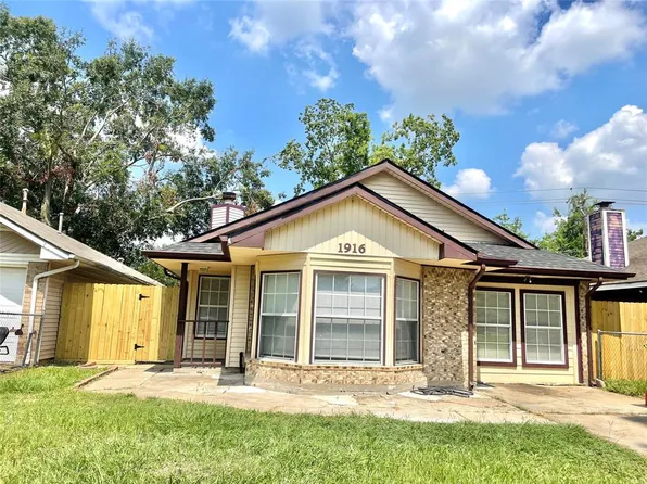 1916 Spruce Drive, Rosenberg, TX 77471