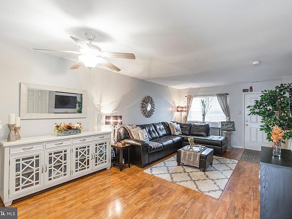 4th image of 621 Hartland Ct