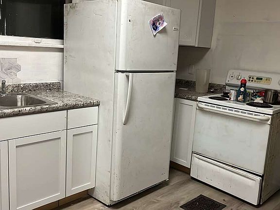 5th image of 3259 Nicholas Ave