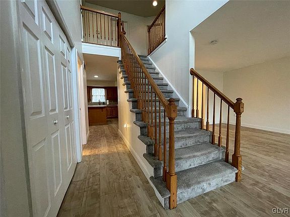 2nd image of 2725 Fleetwood St