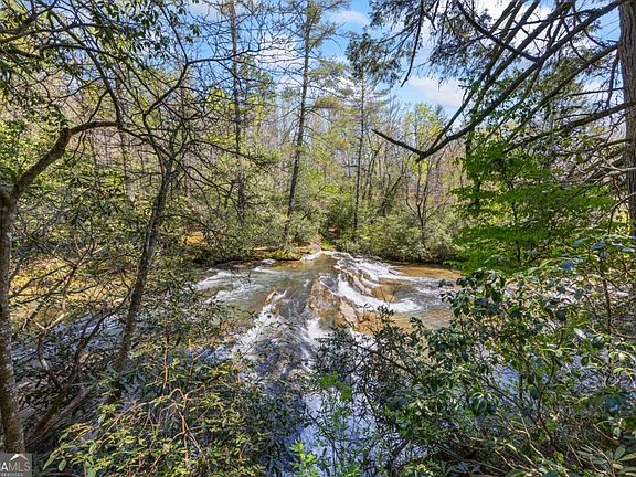 3rd image of 1243 Hooper Rd