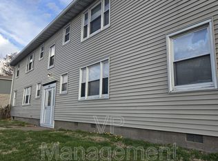 2246 Grant St APT 3, Bettendorf, IA 52722