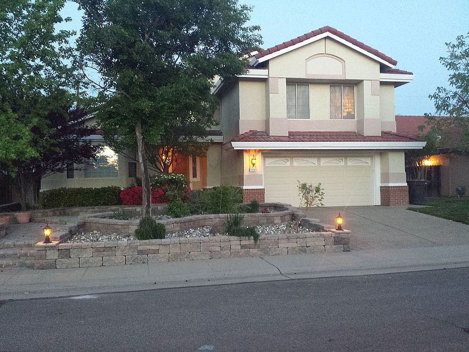 1st image of 1424 Lorimer Way