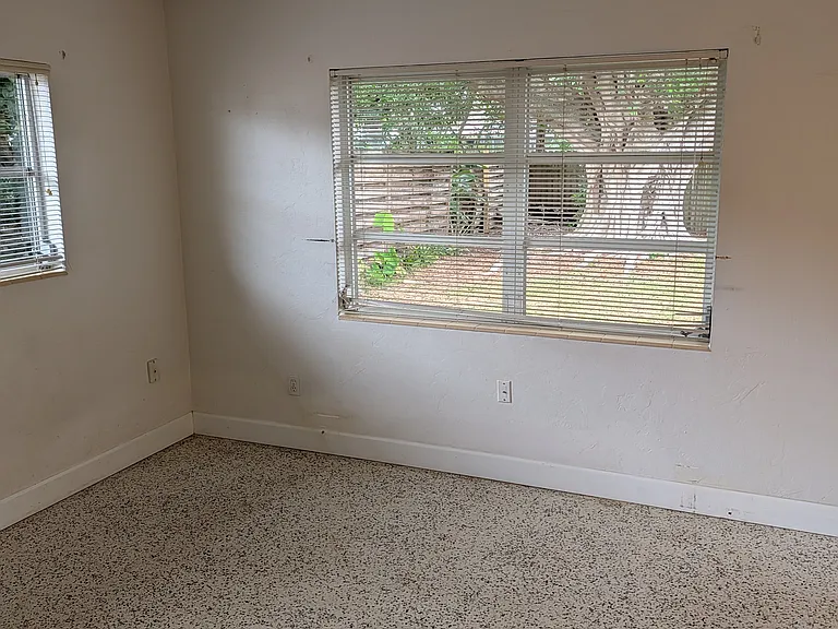 2303 Tulip St — Photo 24