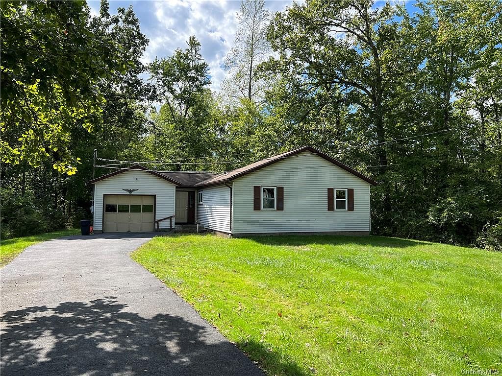 9 Holloran Road, New Windsor, NY 12553 Zillow