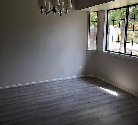 3rd image of 9437 N Barton Ave
