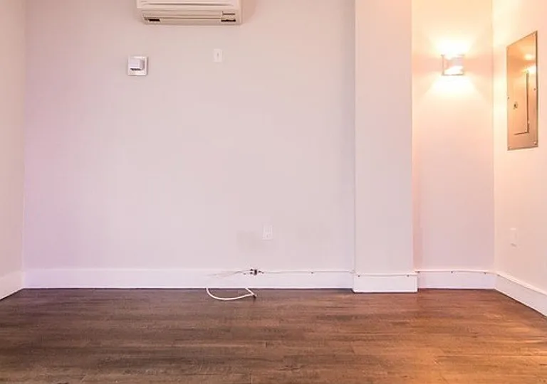 146 Meserole St #5D — Photo 42
