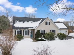 4 Juniper Wood Dr, Haverhill, MA 01832
