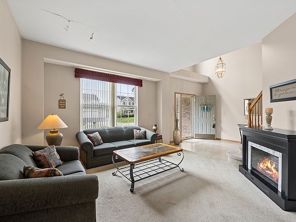 4th image of 10356 Longfield Dr