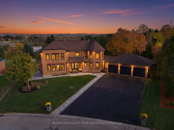 18 Hawthorne Rd, Mono, ON L9W 6G7