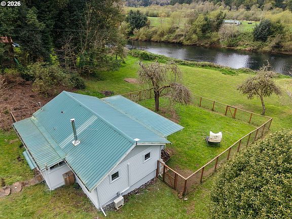 3rd image of 98397 Stian Smith Rd