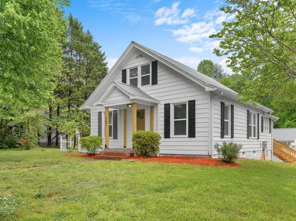 263 Bidwell St, Franklin, NC 28734