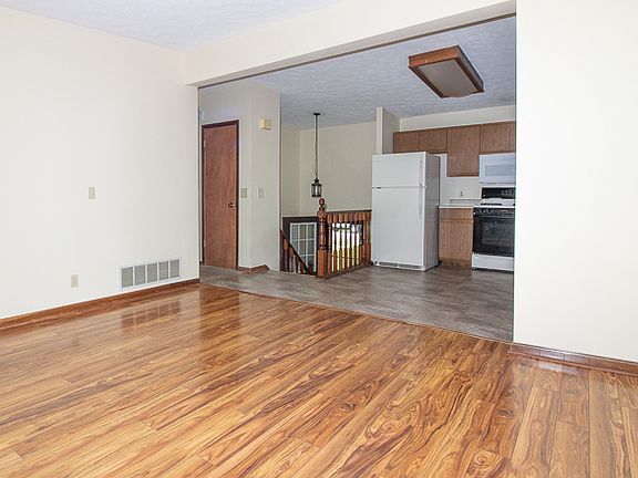 5th image of 651 Ziegler Dr #651